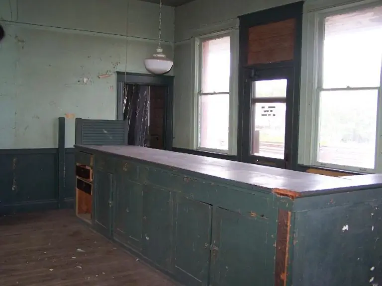 Center Room Counter